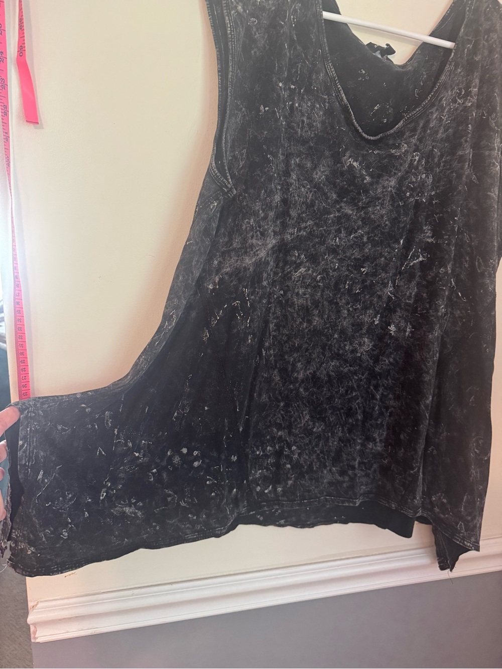 Rock & Republic Black Marble-Effect Sleeveless Tank size 1X - Picture 5 of 6